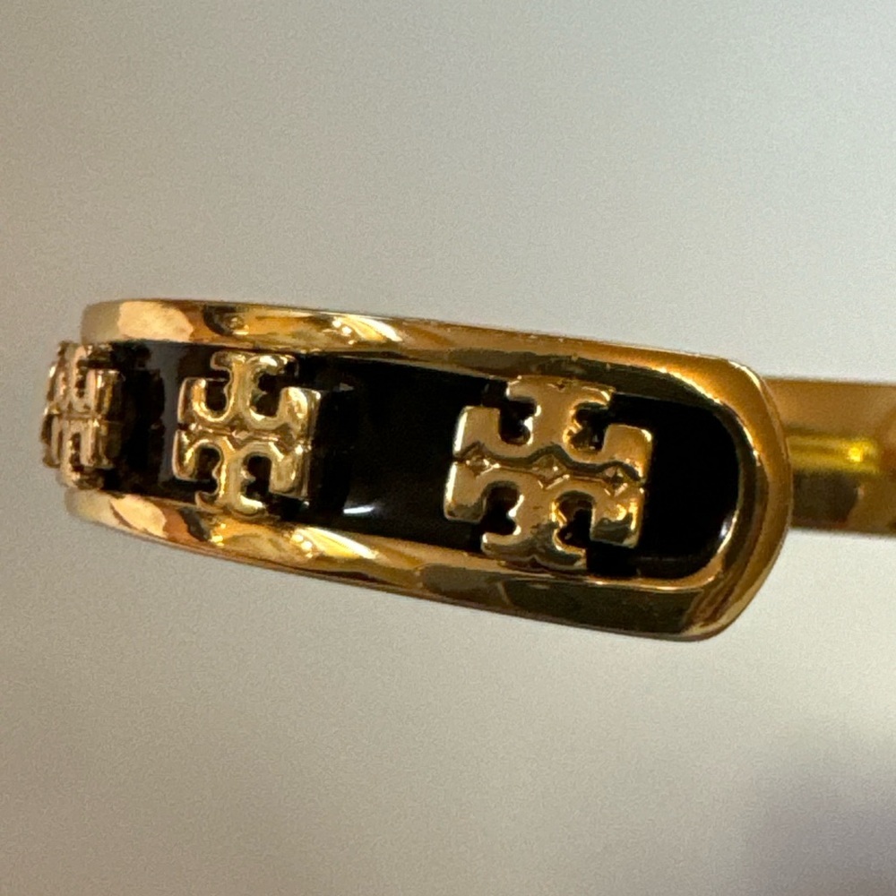 Tory Burch NWT Kira Black Enamel & Gold-Toned Cuff Bracelet - Picture 4 of 12